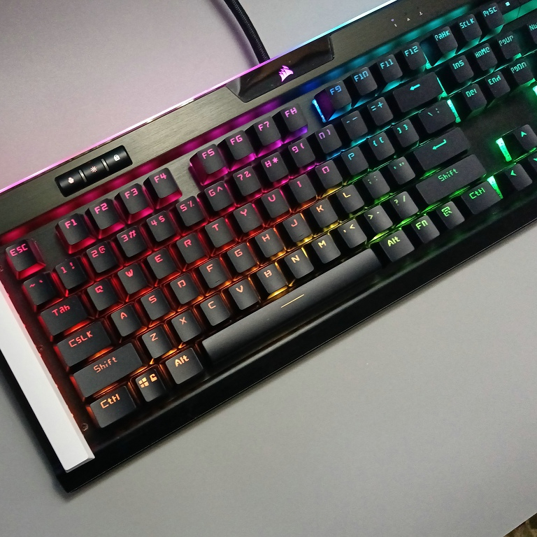 Corsair PBT Transparent Keycap - огляд і ціна Gaming Keyboard Corsair