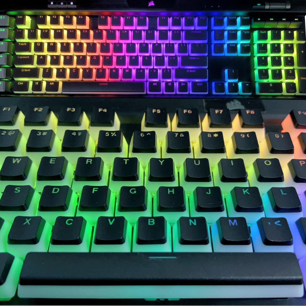 Translucent Corsair Pudding Ke - огляд і ціна Gaming Keyboard Corsair